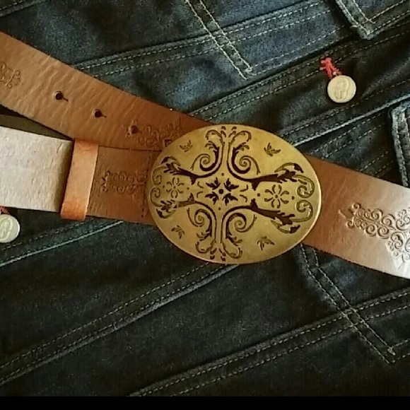 Liz Claiborne Accessories - Liz Claiborne Leather Belt
